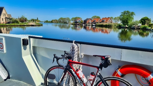 Using the ferry for Baambrugge Tour